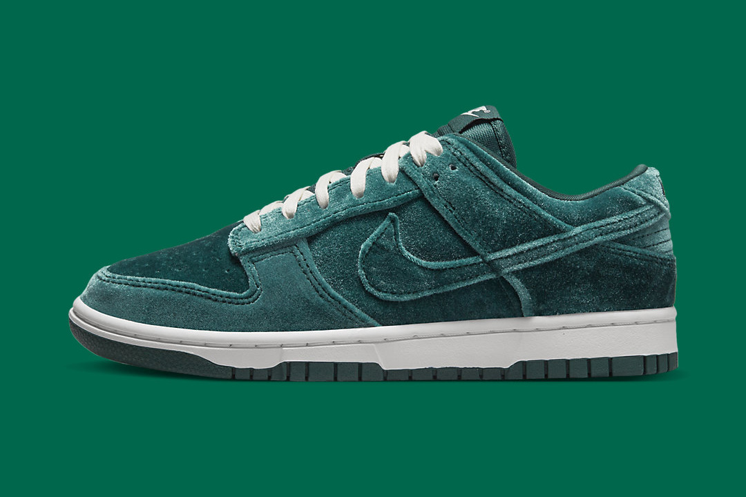 Nike Dunk Low “Green Velvet“ DZ5224-300