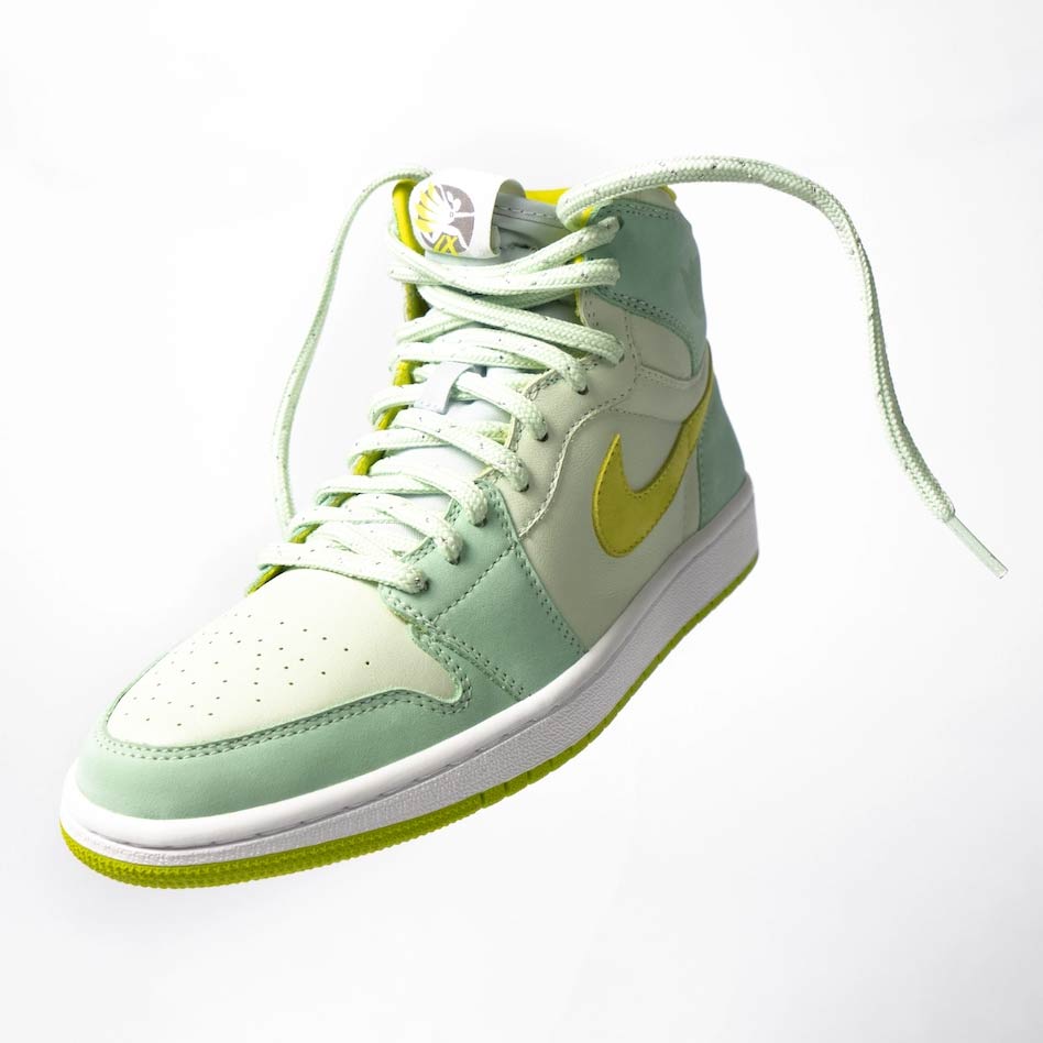 Air Jordan 1 Mid “Women In Flight Title IX”