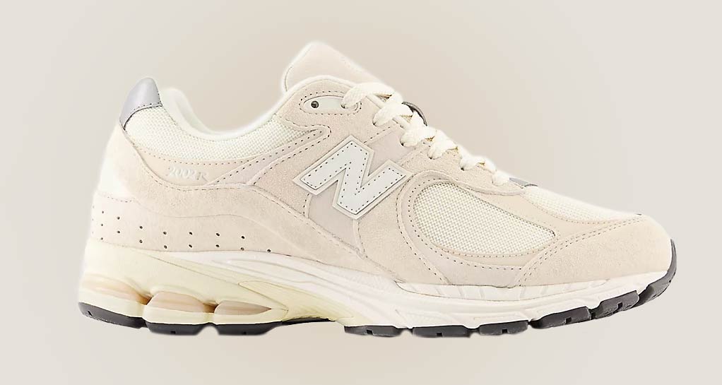 New Balance 2002R “Calm Taupe” M2002RCC