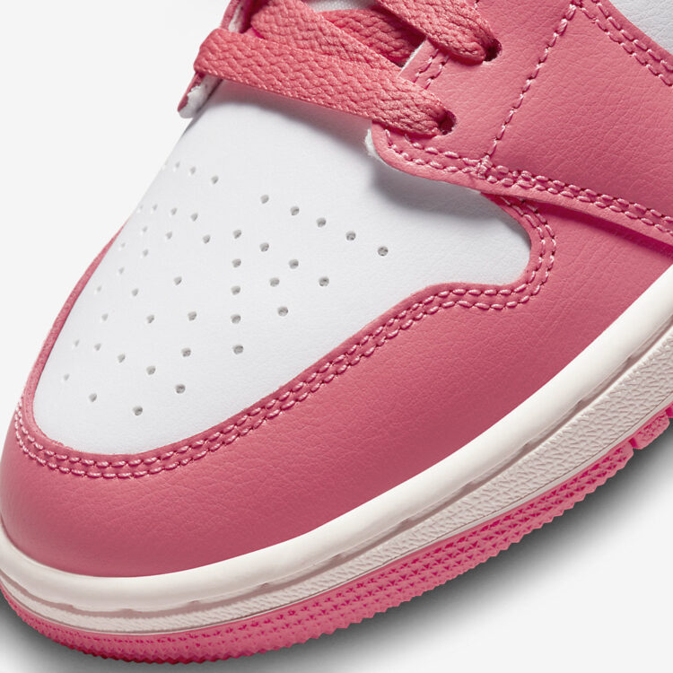 Air Jordan 1 Mid WMNS "Strawberries and Cream" BQ6472-186