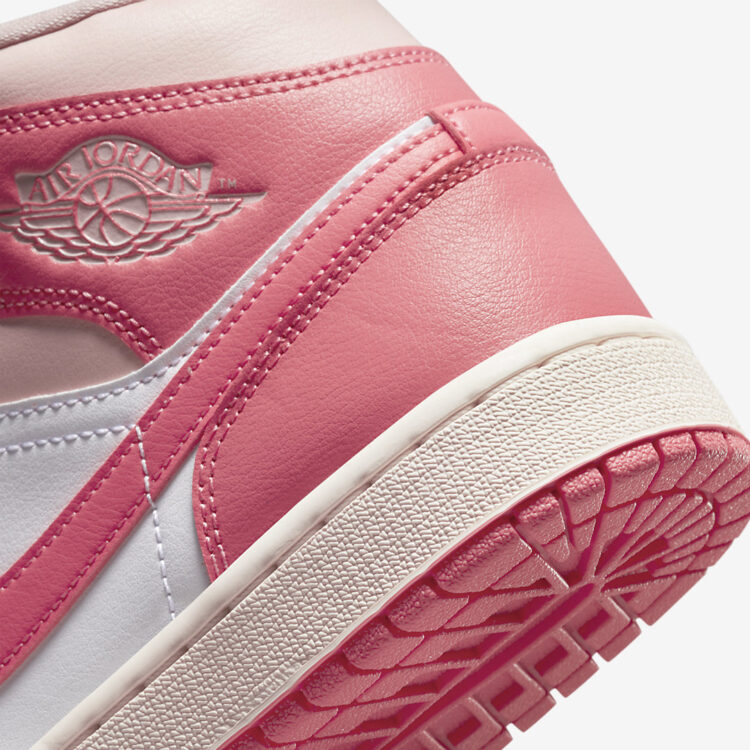 Air Jordan 1 Mid WMNS "Strawberries and Cream" BQ6472-186