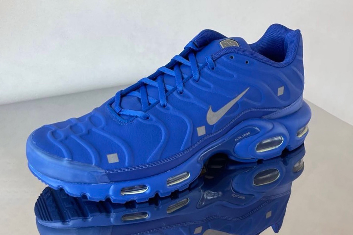 A-COLD-WALL* x Nike Air Max Plus "Varsity Royal" FD7855-400