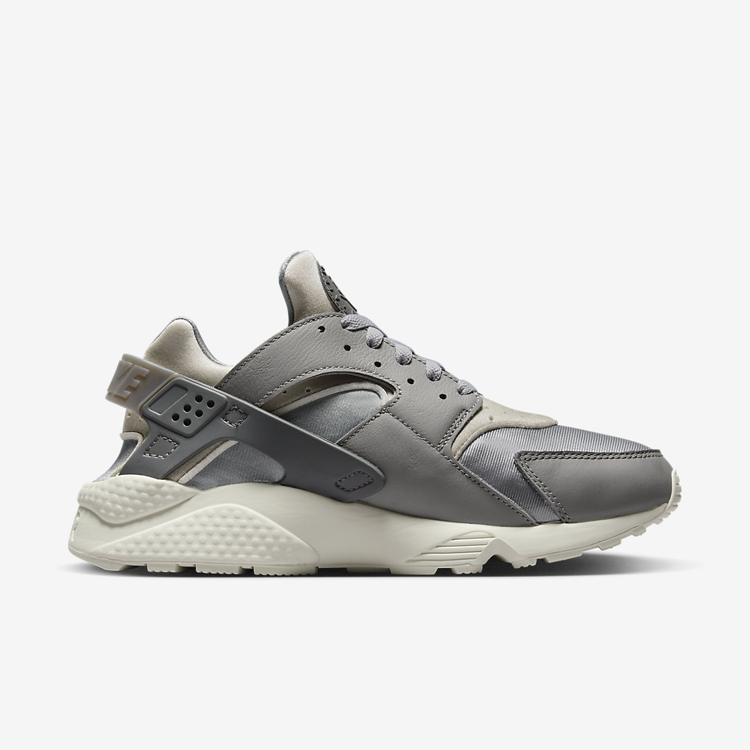 Nike Air Huarache FB8988-001