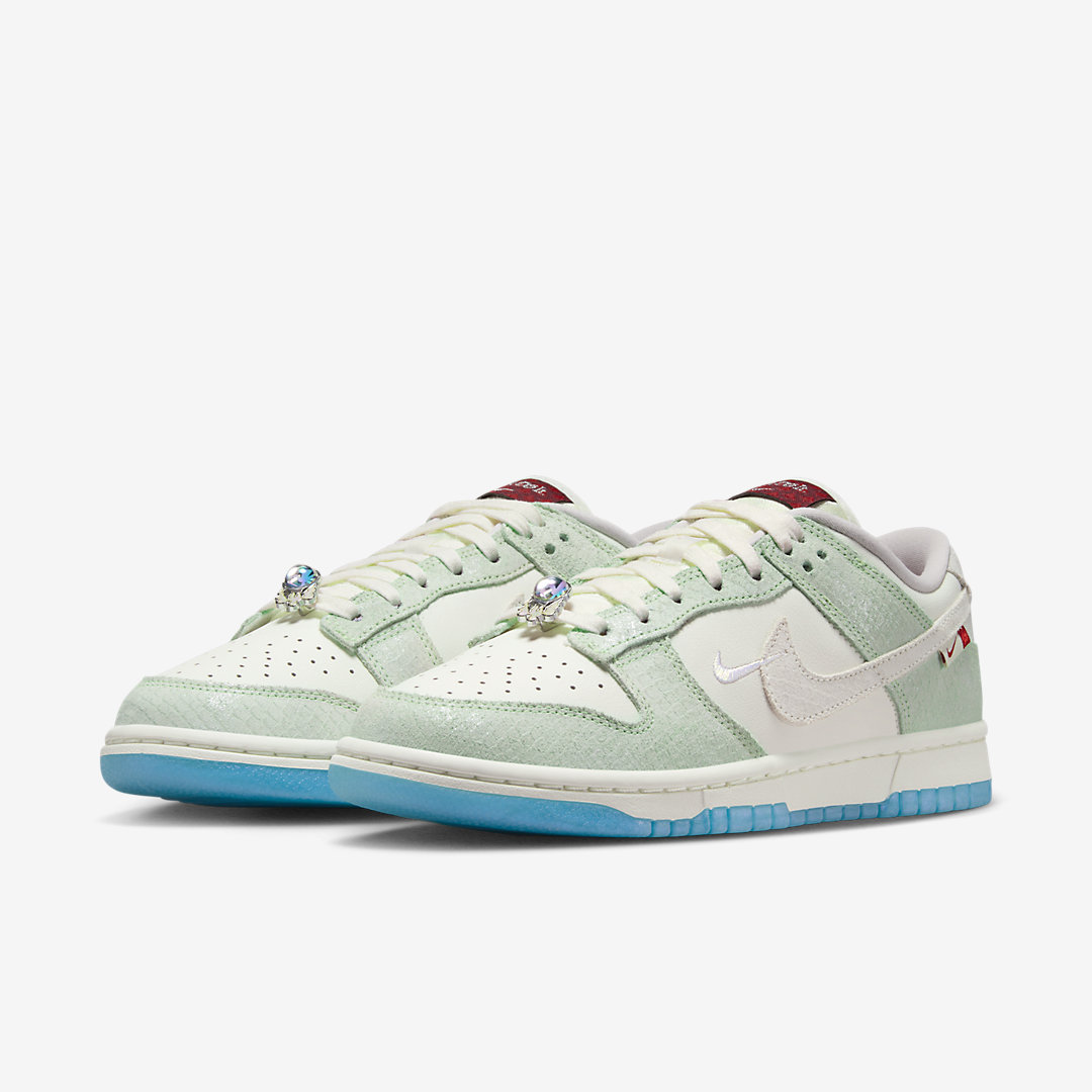 Nike Dunk Low LX FZ5065-111