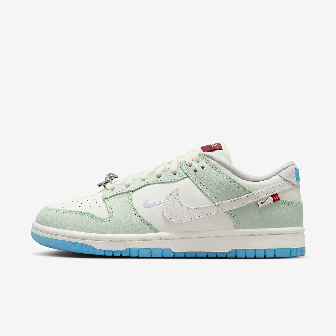 Nike Dunk Low LX FZ5065-111