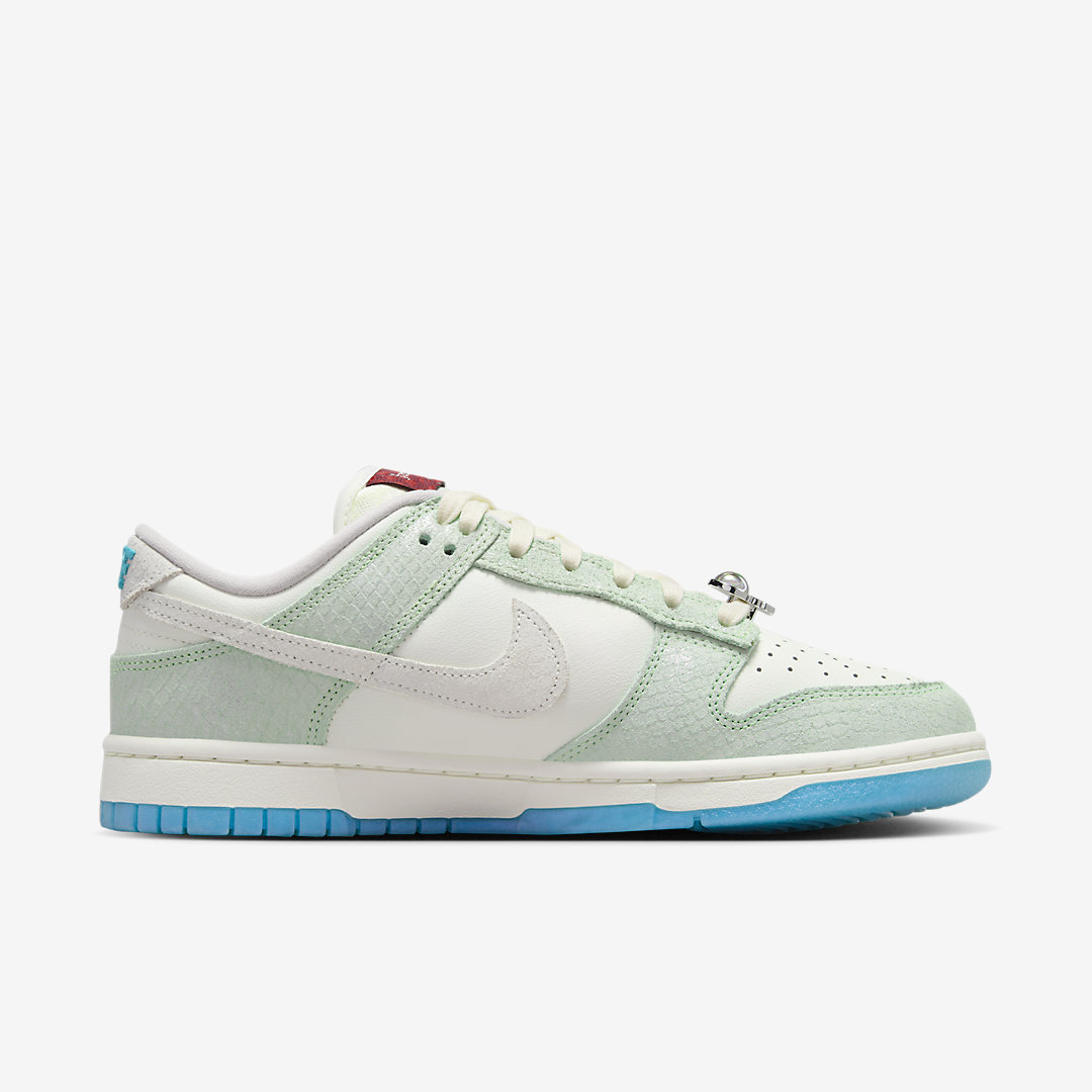 Nike Dunk Low LX FZ5065-111