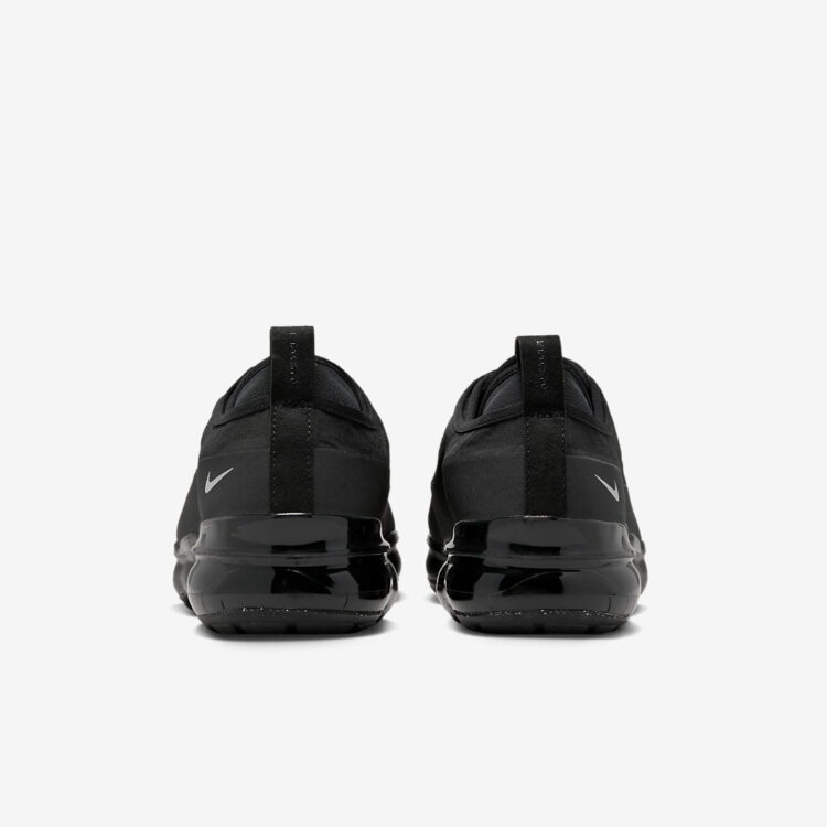 Nike VaporMax Moc Roam "Triple Black" DZ7273-001