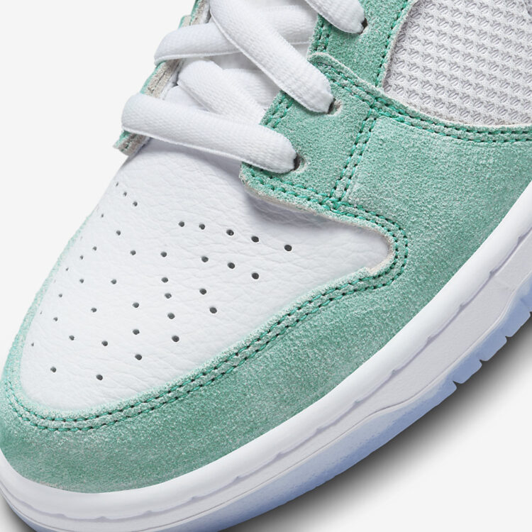 April Skateboards x Nike SB Dunk Low FD2562-400