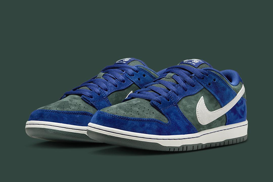 Nike SB Dunk Low "Deep Royal Blue" HF3704-400