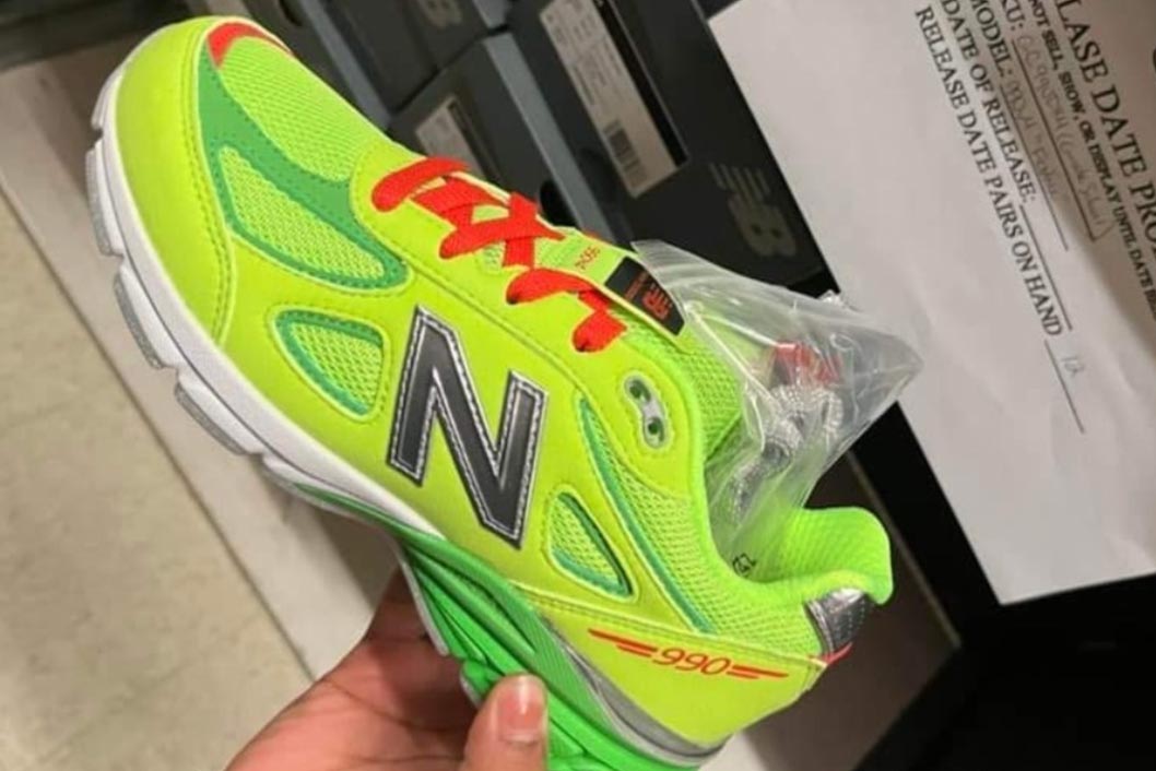 DTLR x New Balance 990v4 "Mistletoe"