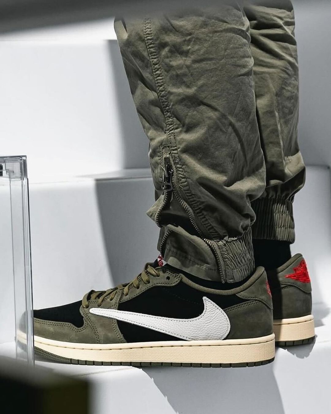 Travis Scott x Air Jordan 1 Low OG "Black/Olive" DM7866-002