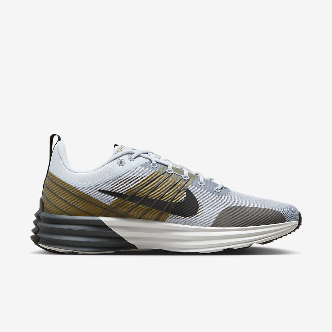 Nike Lunar Roam DV2440-001