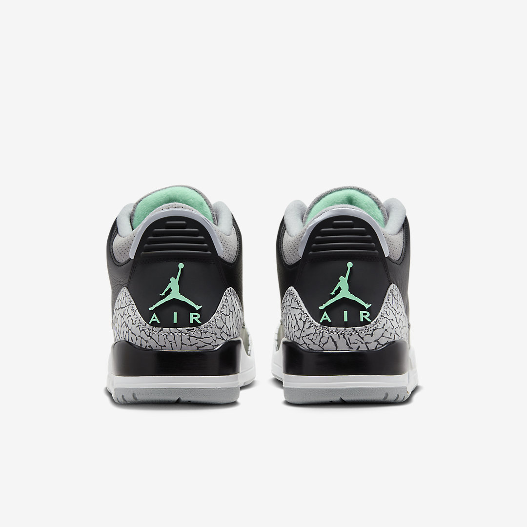 Air Jordan 3 "Green Glow" CT8532-031