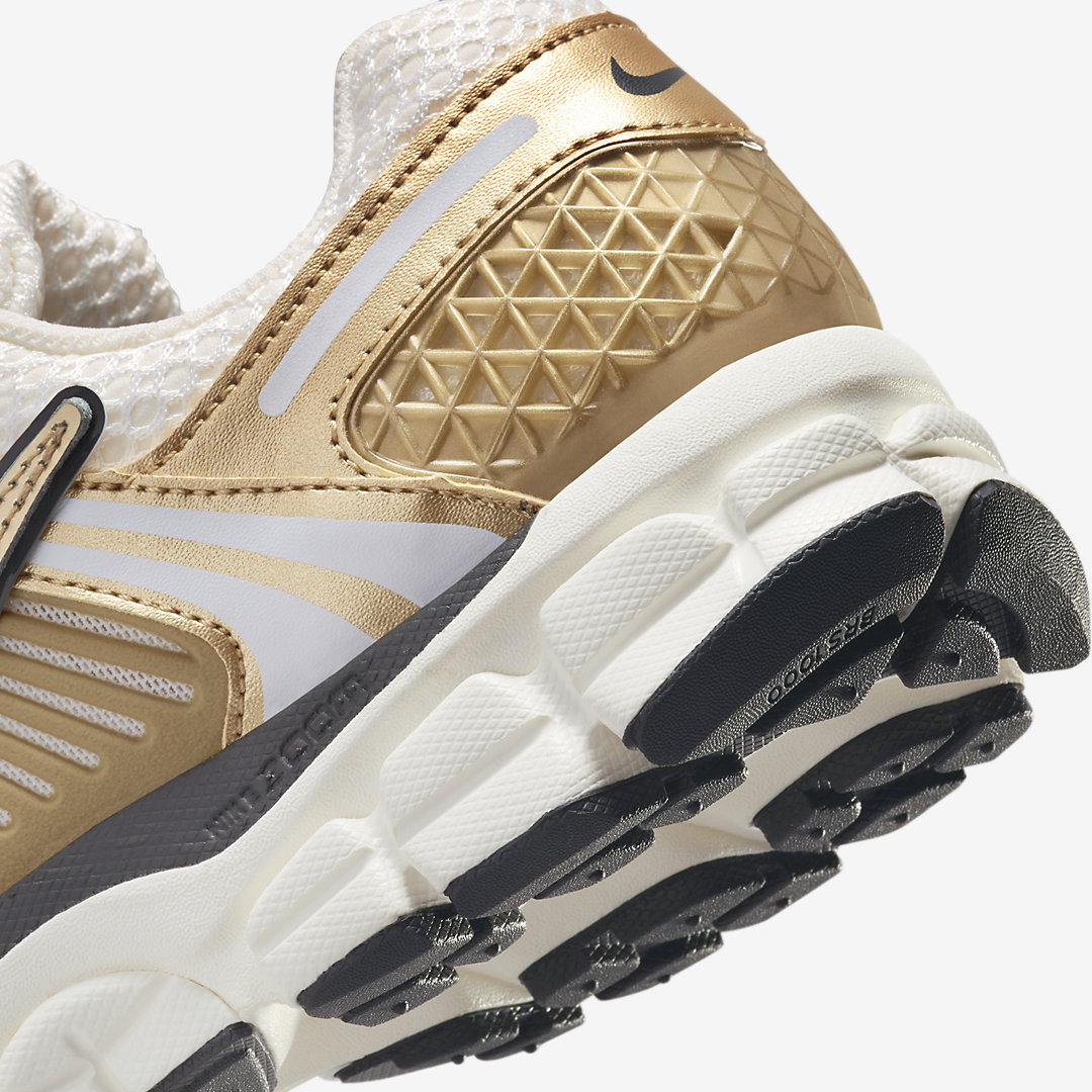 Nike Zoom Vomero 5 WMNS "Metallic Gold" HF7723-001