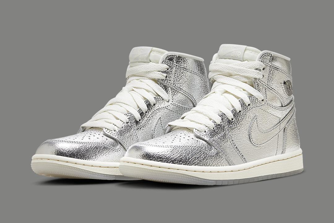 Air Jordan 1 High OG WMNS "Chrome" FN7249-001