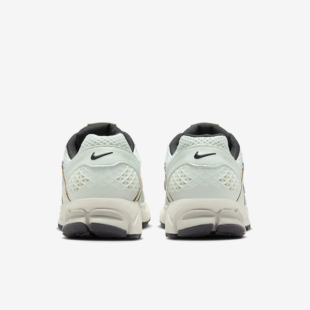 Nike Zoom Vomero 5 WMNS FN6742-001