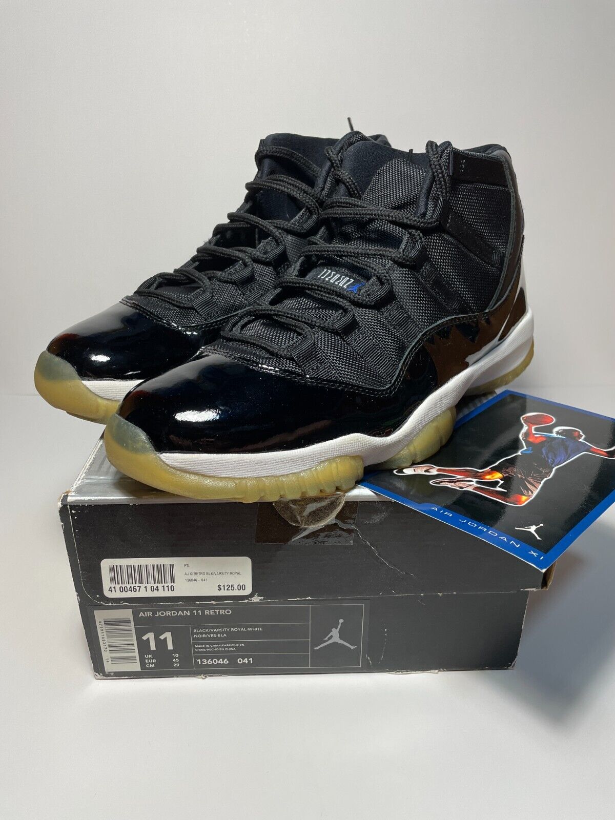 Air Jordan 11 "Space Jam" 2000 retro (photo: thepriceisright326)
