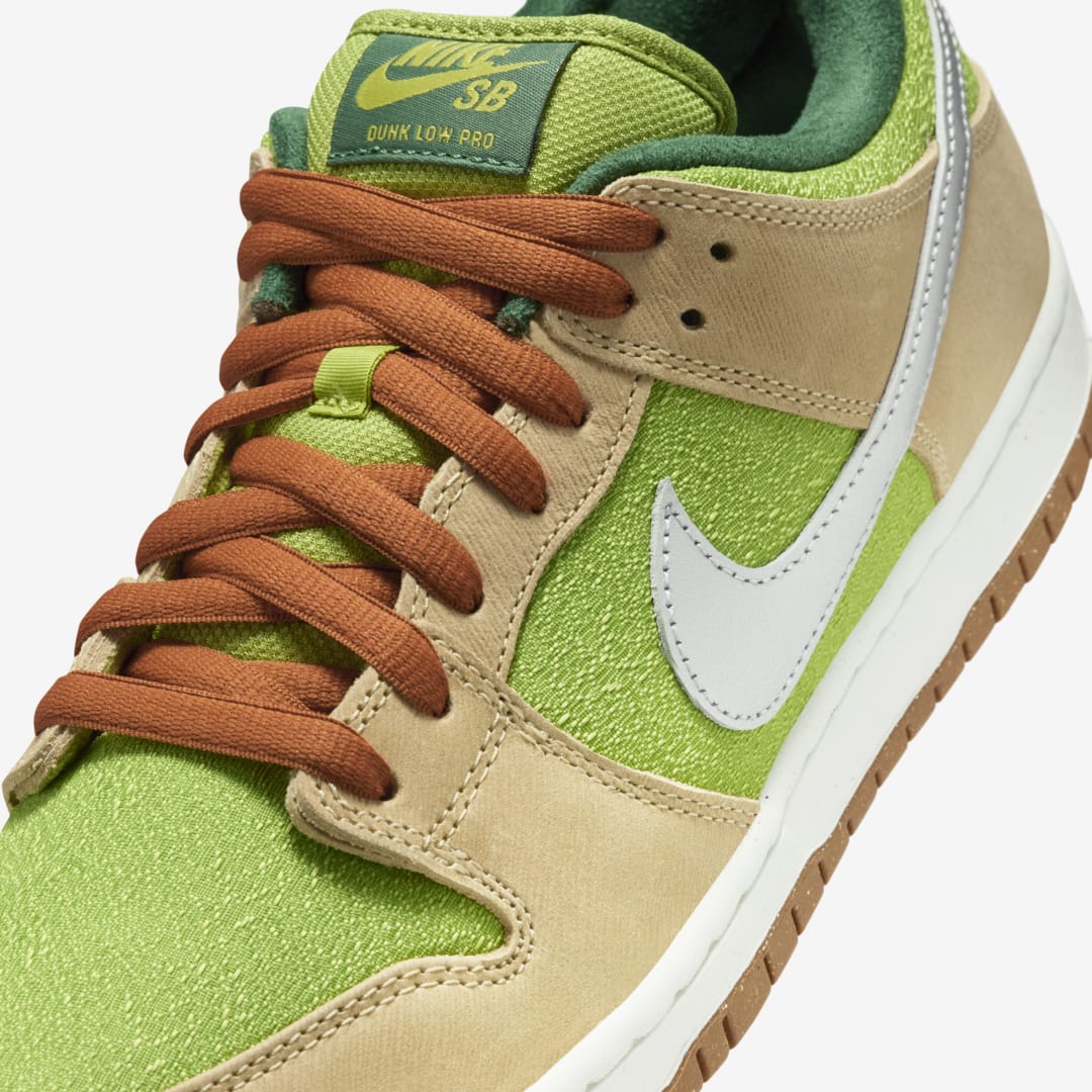 Nike SB Dunk Low "Escargot" FQ7585-200