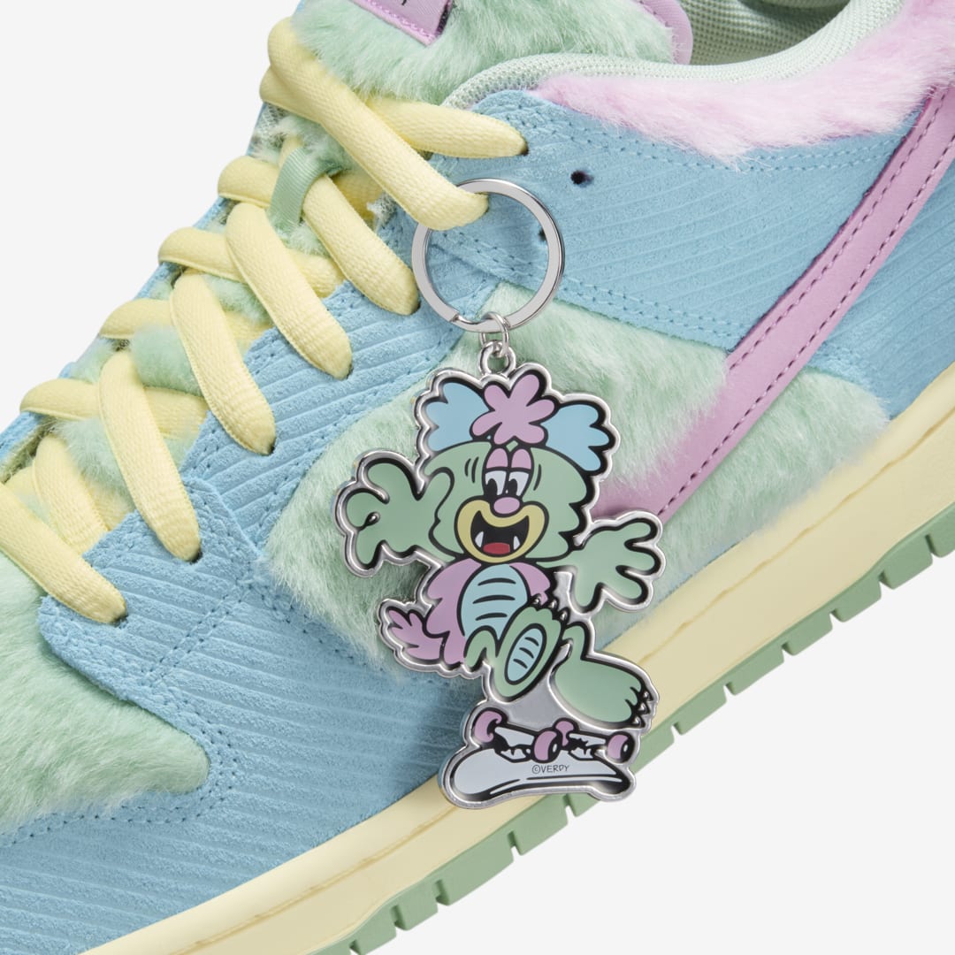 VERDY x Nike SB Dunk Low "Visty" FN6040-400