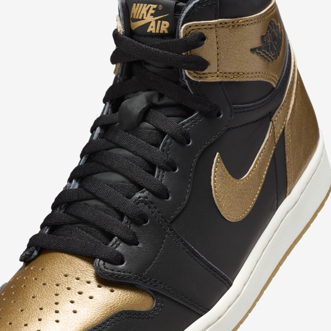 Air Jordan 1 High OG "Metallic Gold" DZ5485-071