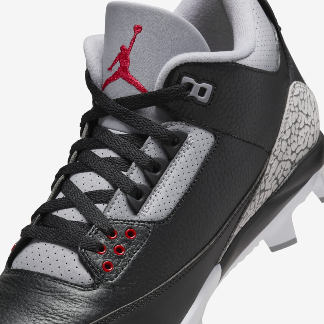 Air Jordan 3 Baseball Cleat FZ8627-001