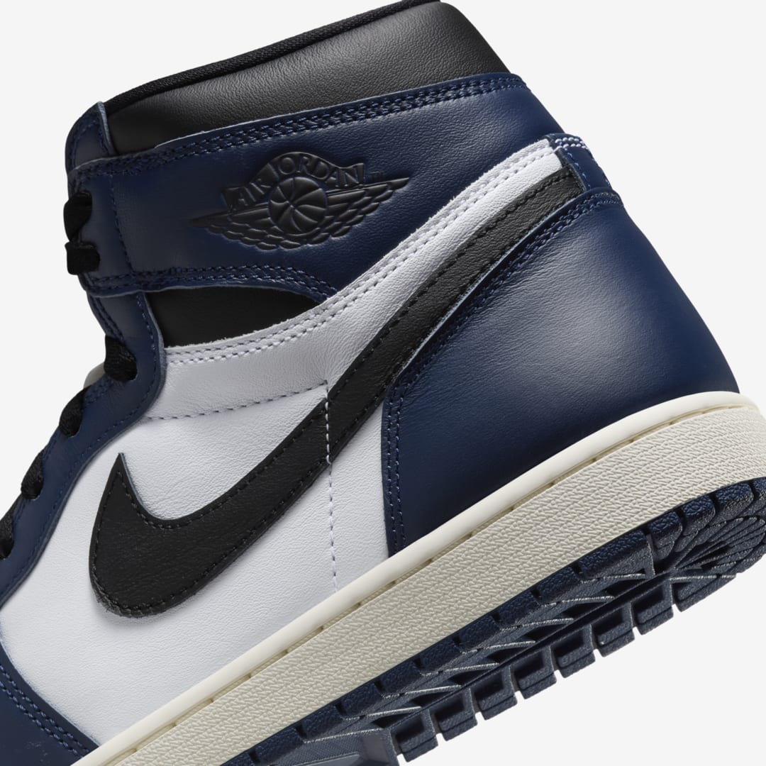 Air Jordan 1 High OG "Midnight Navy" DZ5485-401