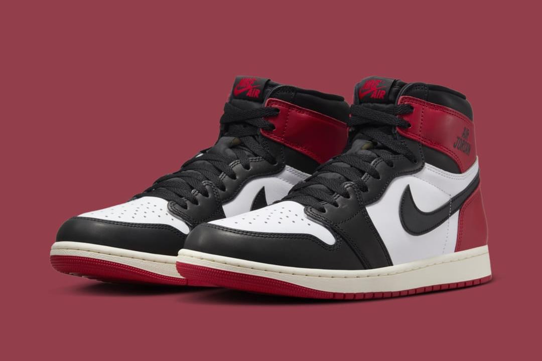 Air Jordan 1 High OG "Black Toe" DZ5485-106