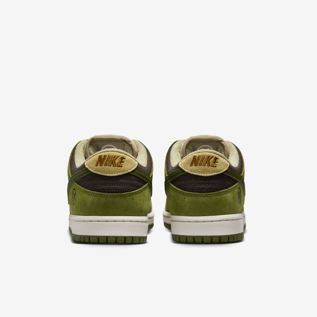 Yuto Horigome x Nike SB Dunk Low "Asparagus" HF8022-300