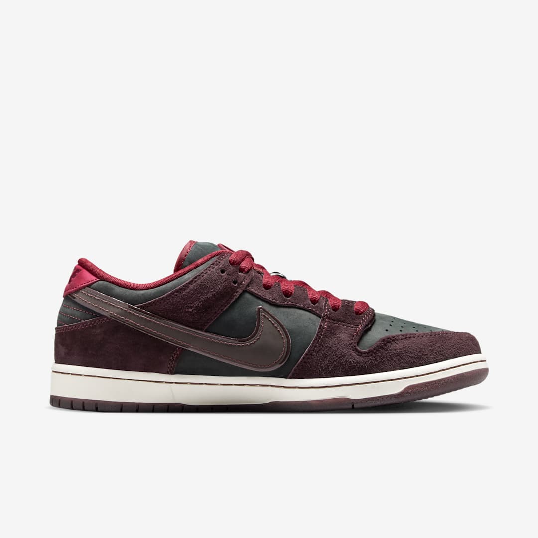 RIOT Skateshop x Nike SB Dunk Low "Dark Beetroot" FZ1289-200