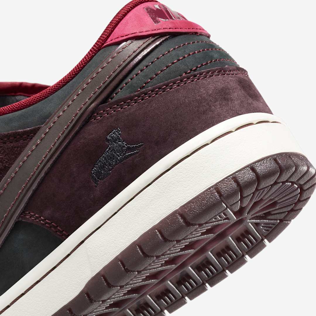 RIOT Skateshop x Nike SB Dunk Low "Dark Beetroot" FZ1289-200